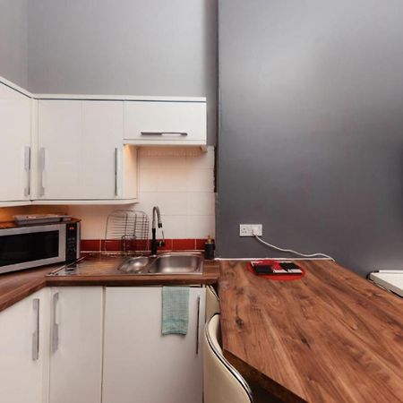Warm Apartment By Holyrood Palace! エディンバラ エクステリア 写真