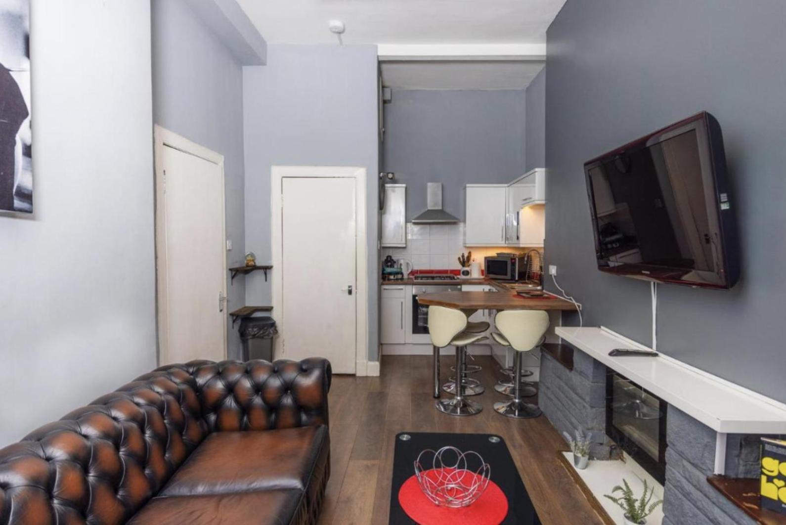 Warm Apartment By Holyrood Palace! エディンバラ エクステリア 写真